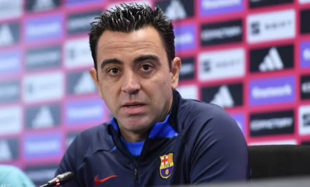 تشافي يكشف هوية اللاعبين الأربعة الذين سيتم الاستغناء عنهم في برشلونة